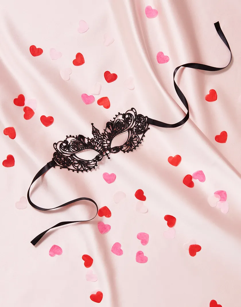 Adore Me Eye Lace Mask accessory bundle Model 1