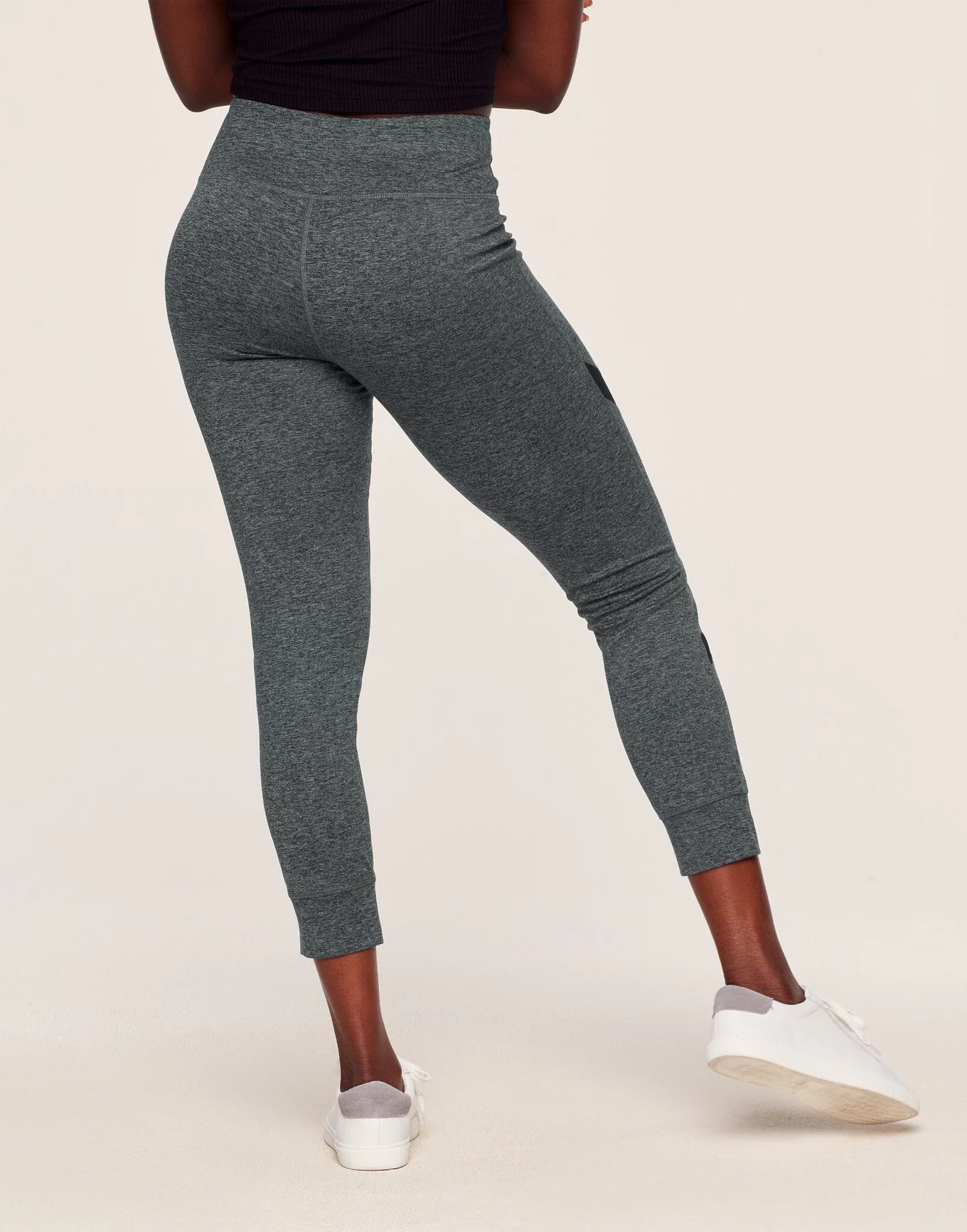 Juicy Couture Women's Essential Cotton 7/8 Legging with Pocket, Light Grey  Heather, Large : : Clothing, Shoes & Accessories