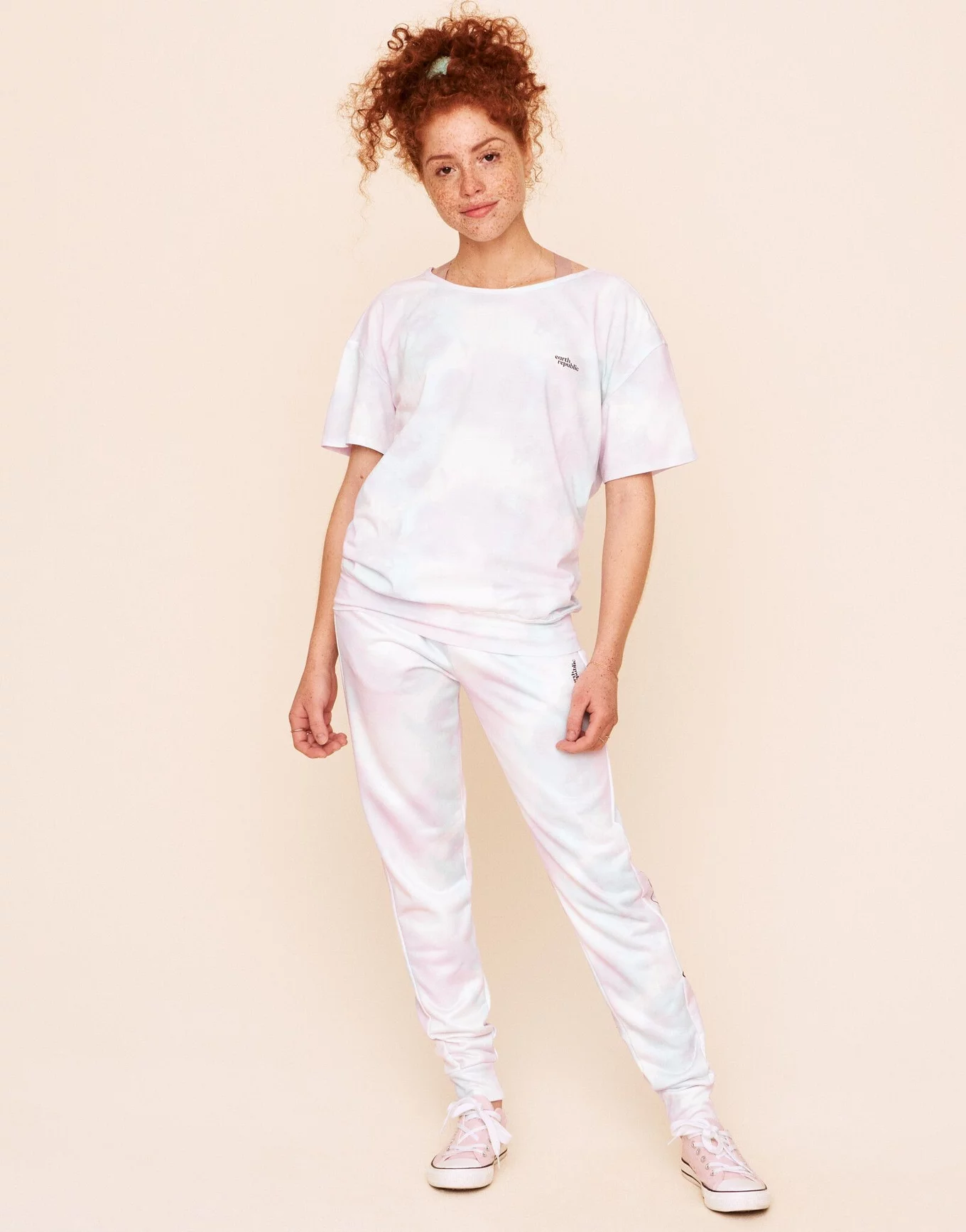 Women's Stay Lucky Graphic Joggers - White 3X