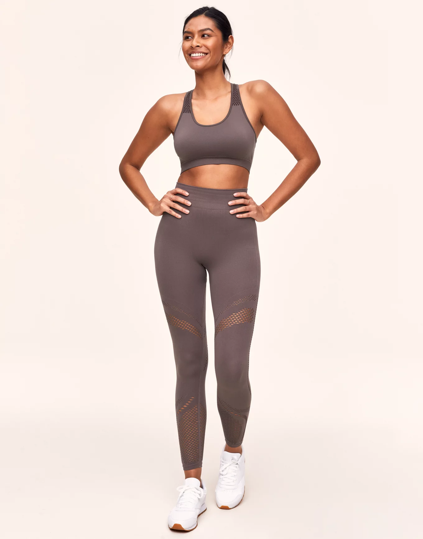 Women Seamless Fitness Sport Bra Running Workout Bra Sports Workout  Clothing Top Sportswear (Color : Gray 1, Size : Medium) : :  Clothing, Shoes & Accessories