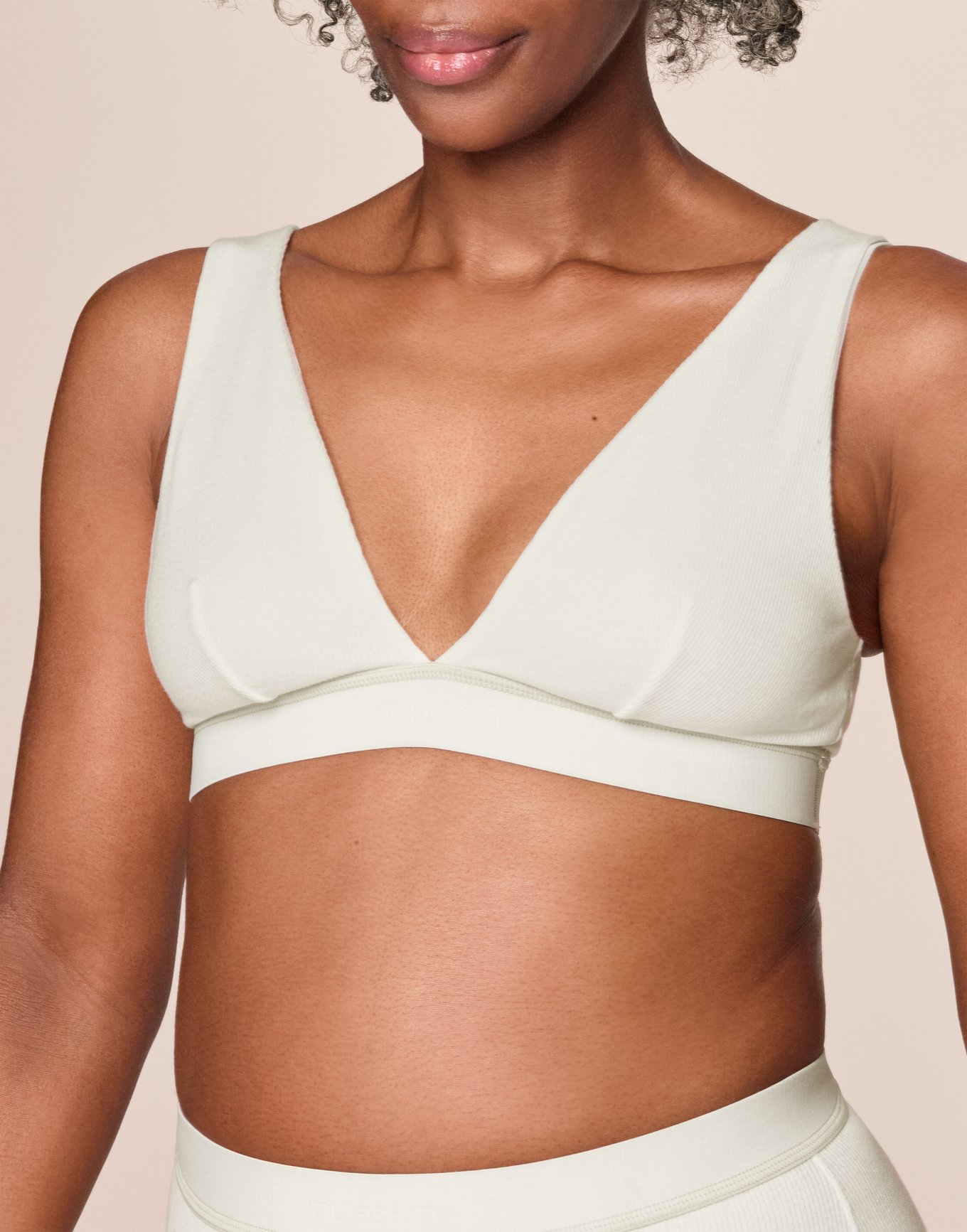 Calvin Klein Women's Triangle Unlined Bra, Black 001, Medium: Buy