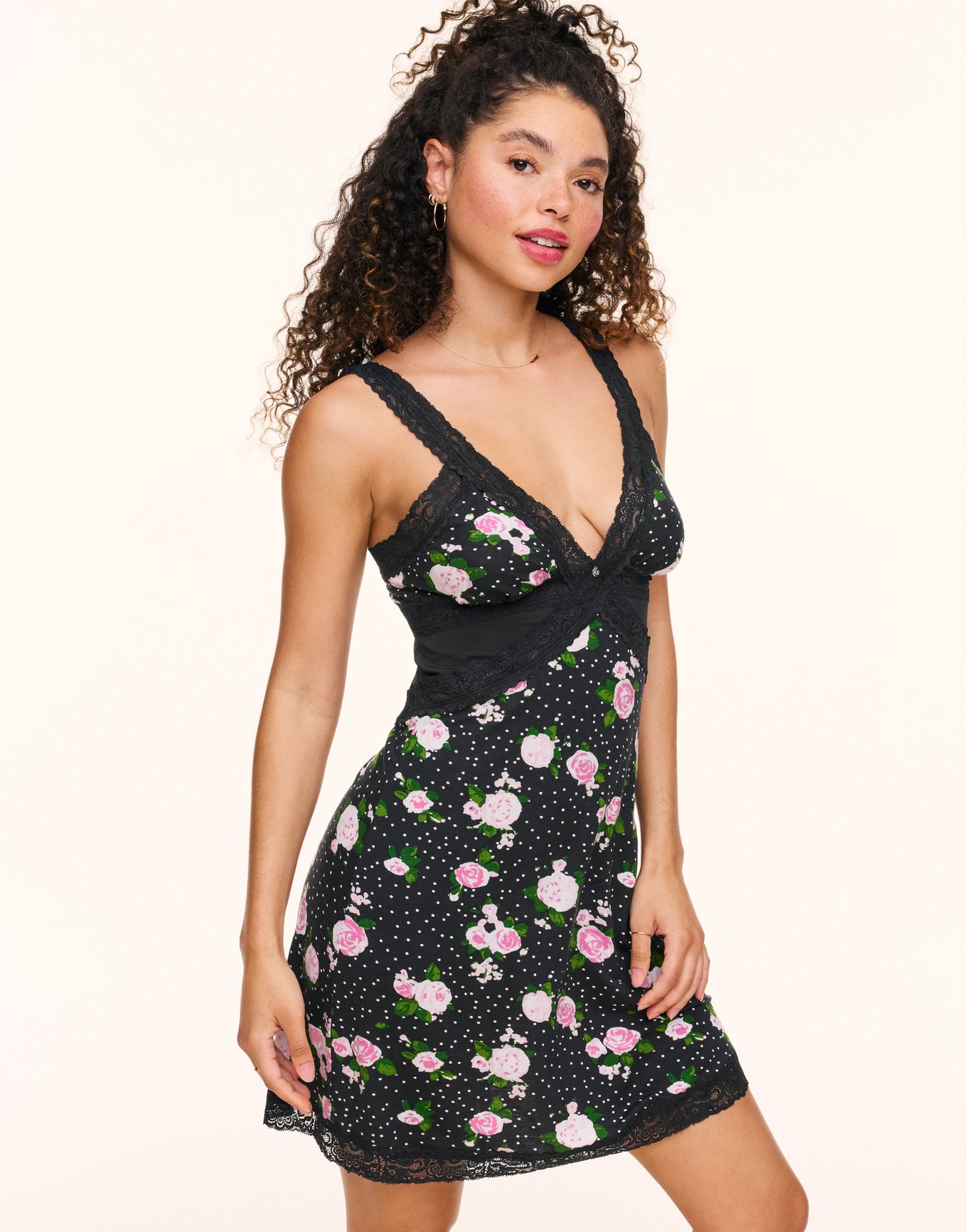 Noemie Floral Zip-Up Dress エスサイズ　ブラック BLOOMCHIC BLACK FLORAL VNECK MAXI DRESS, SIZES 14, 16, 18