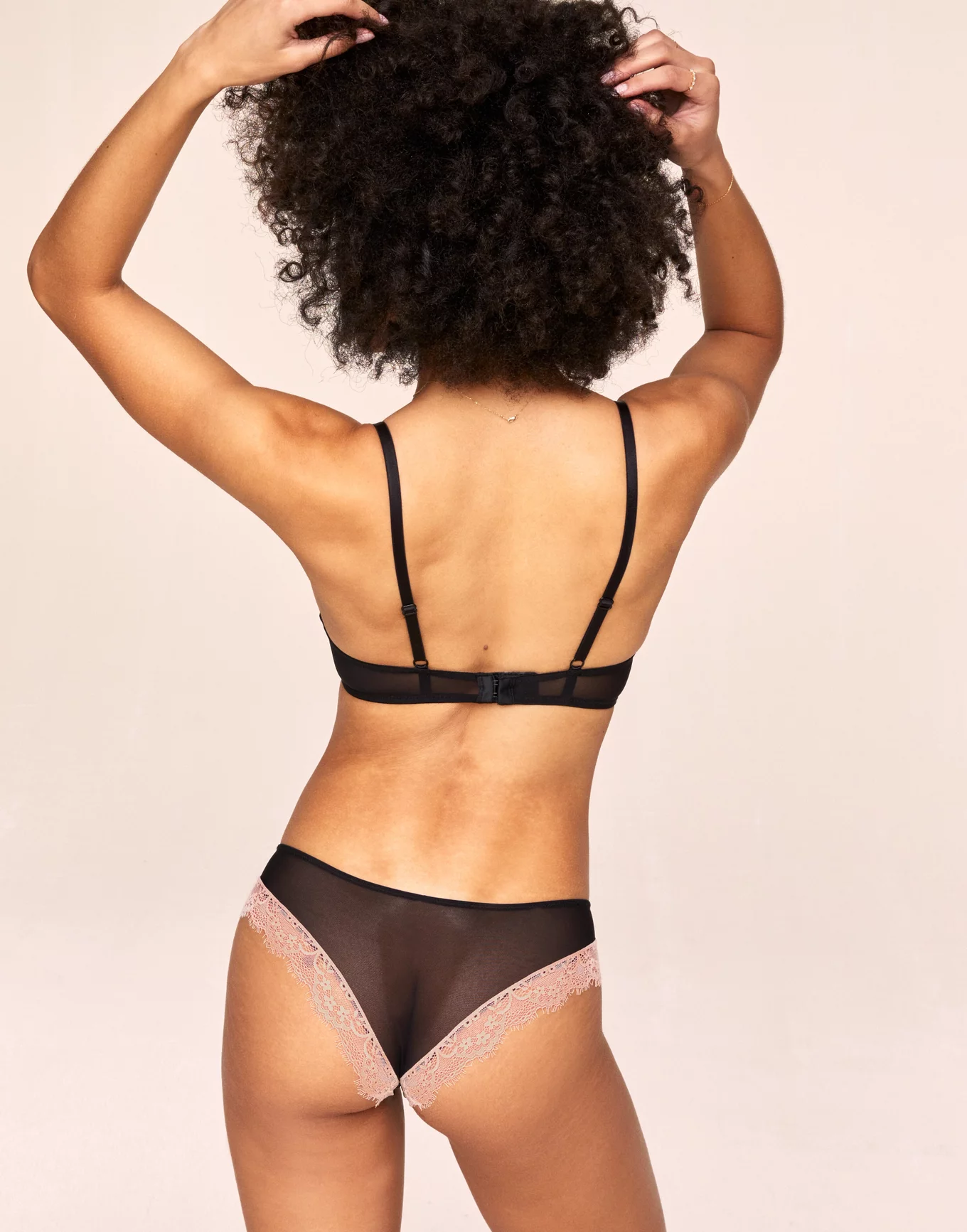 Emanuelly Push Up