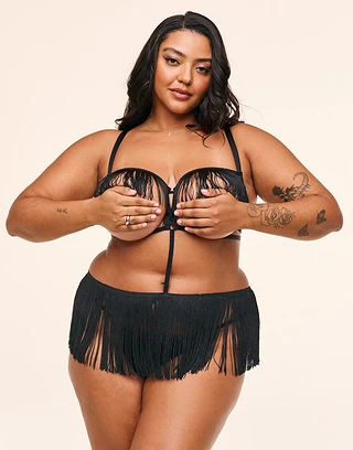 Neveah Black Plus Unlined lingerie bundle Model 2