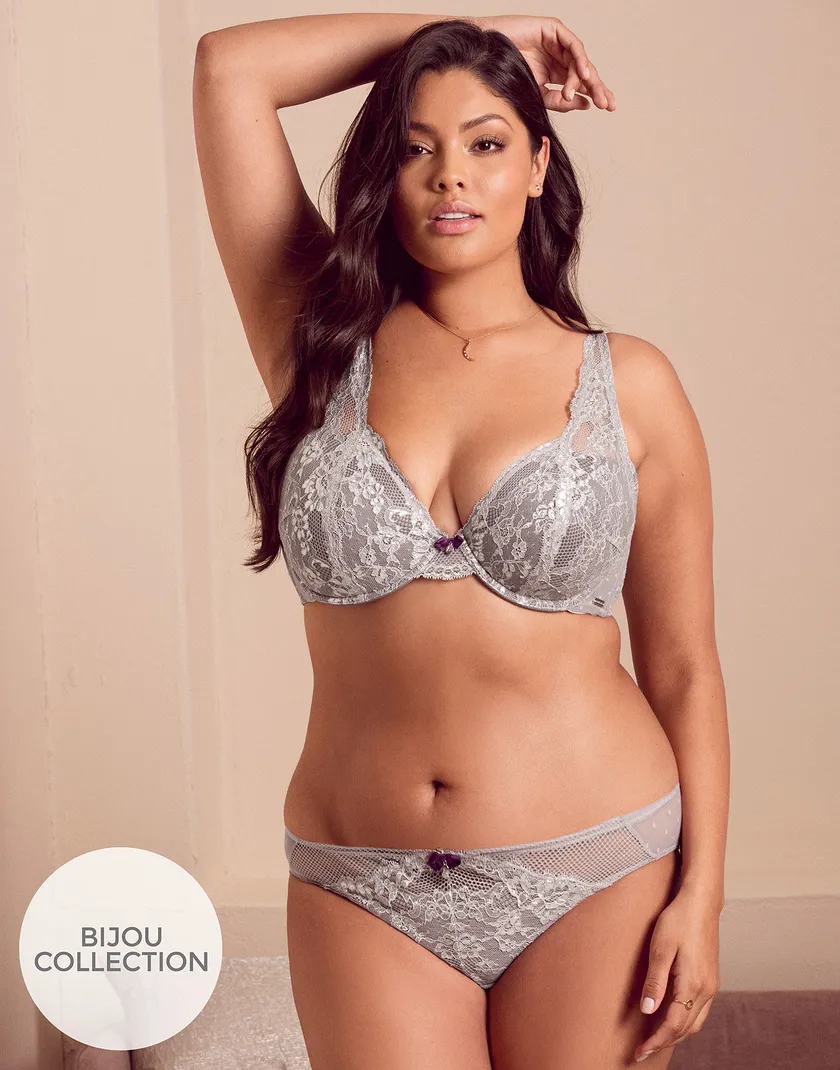Lisa Medium Gray Plus Contour bra and panty bundle Model 2