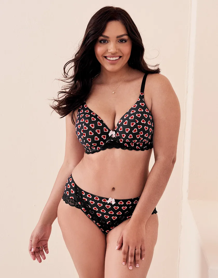 Nare Heart Black Plus Contour bra and panty bundle Model 1