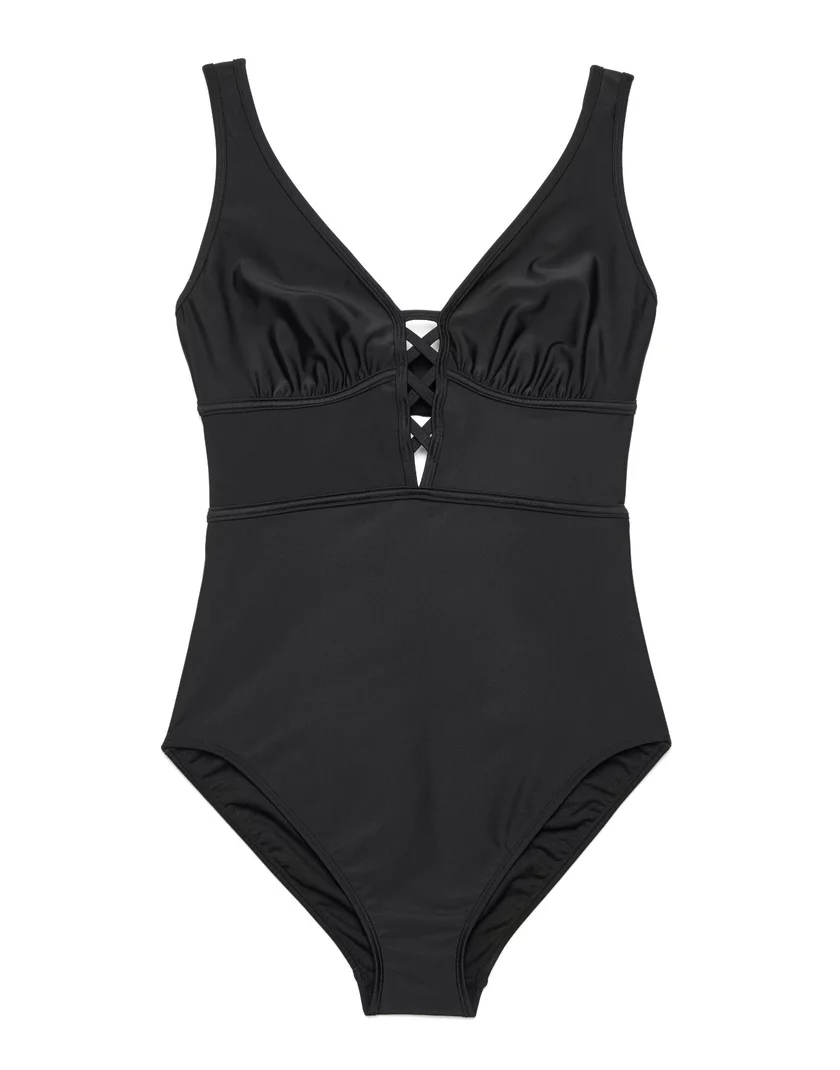 Andressa Black Plus Contour swimwear bundle Still 2