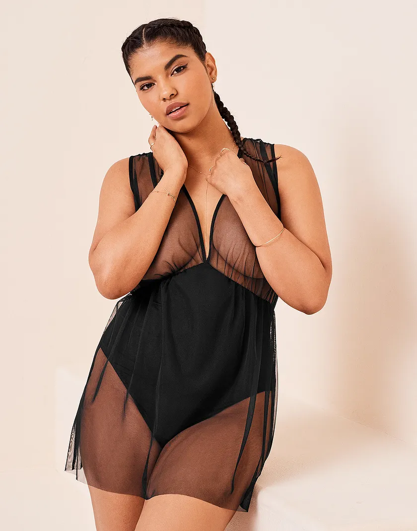 Lismore Black Plus Unlined lingerie bundle Model 1