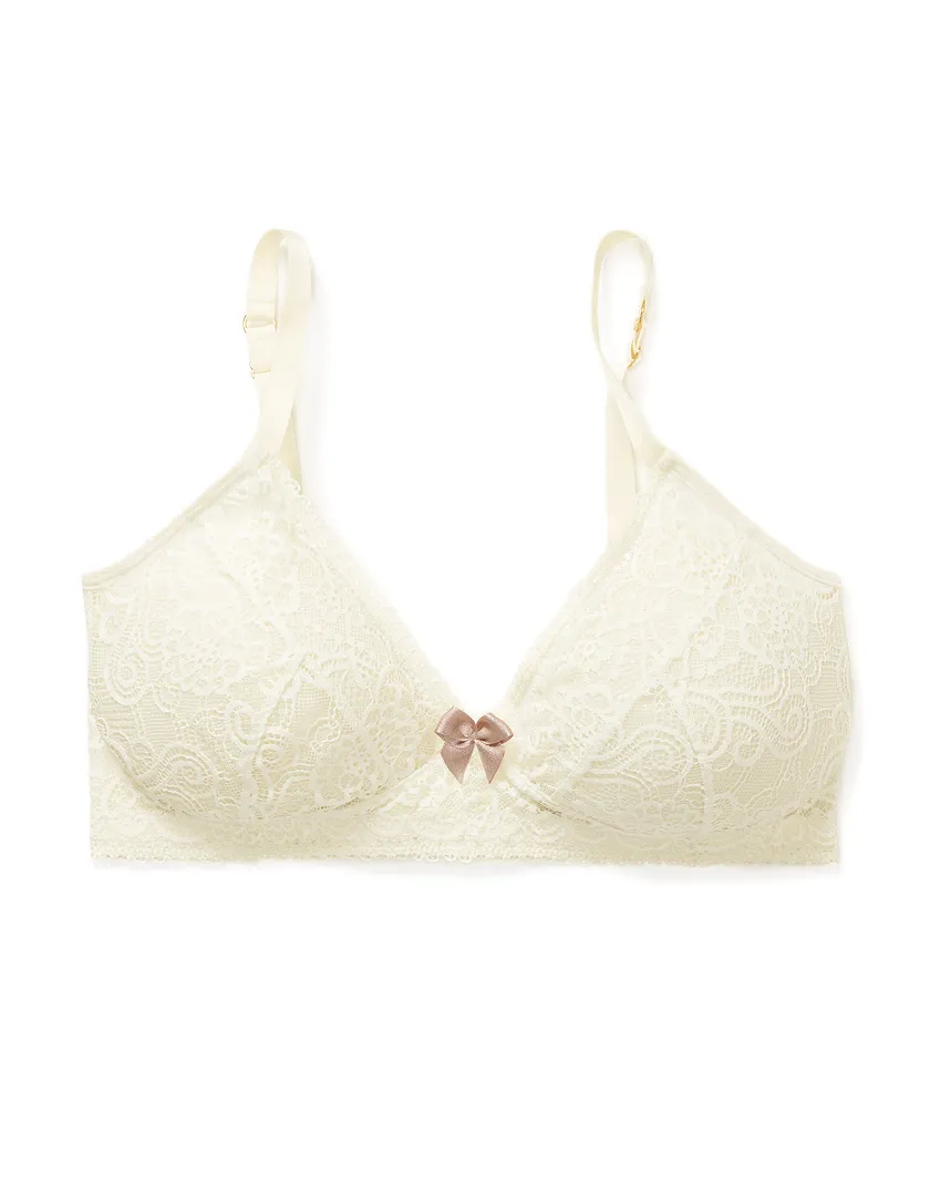 Gloria White Lightly Lined bra bundle Still 3