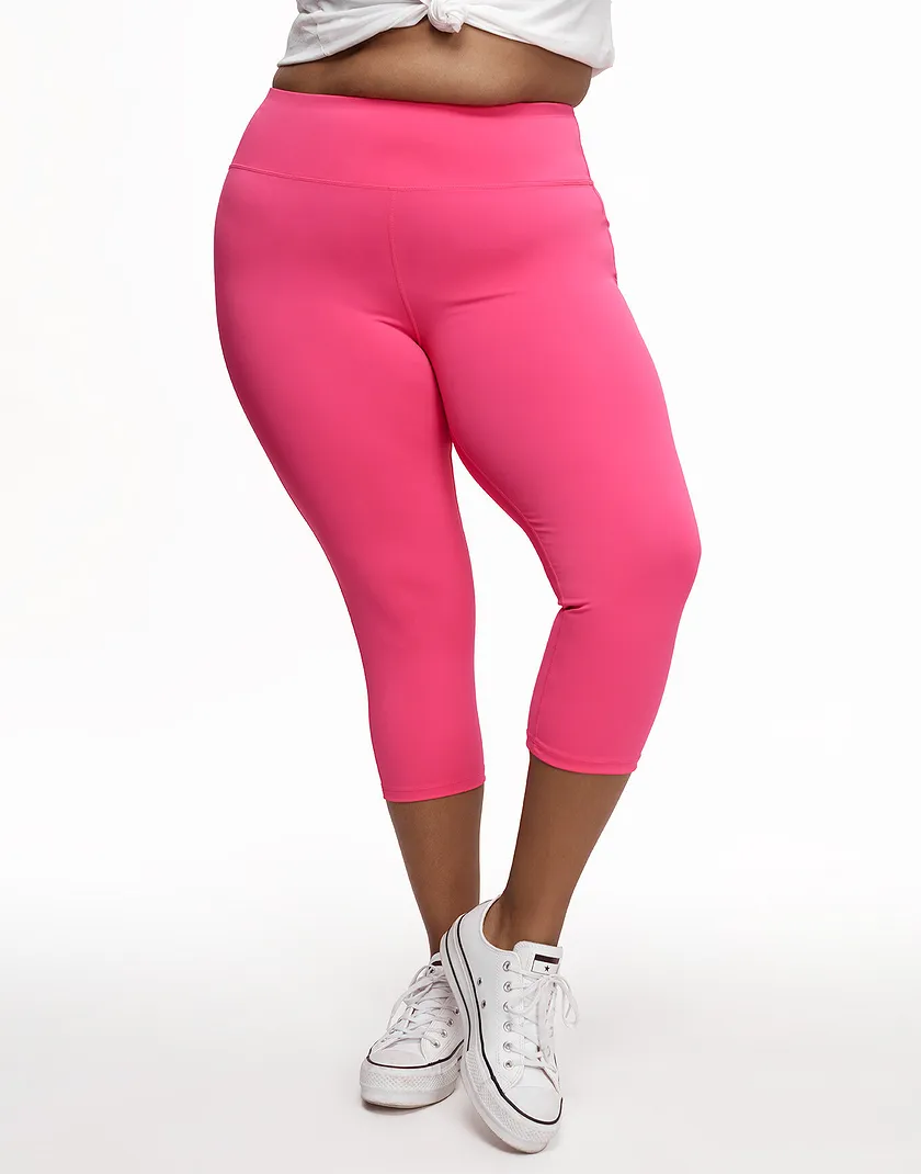 Cali Crop Dark Pink Plus activewear bundle Model 2