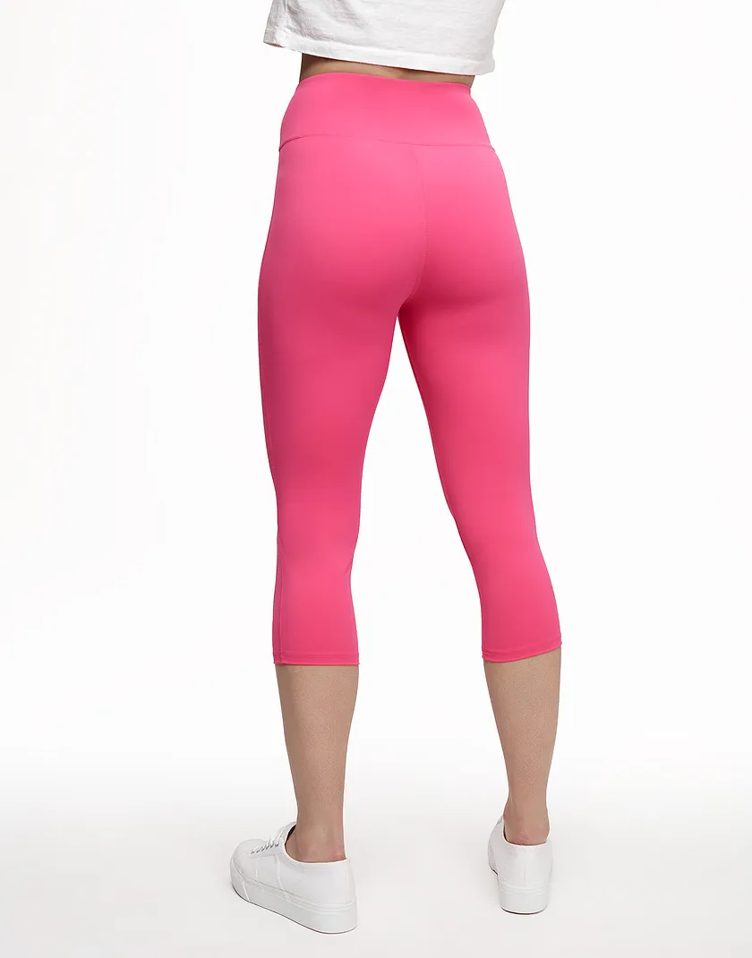 Cali Crop Dark Pink activewear bundle Model 4