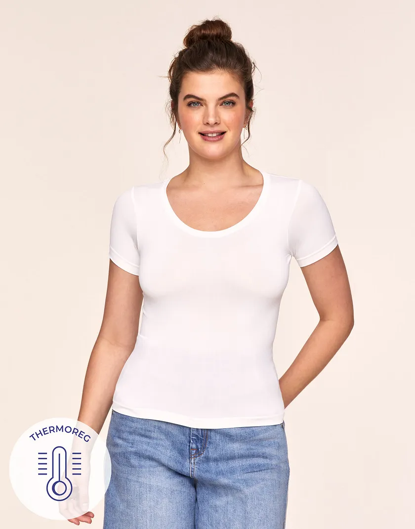 The Essential Tee White tops bundle Model 6