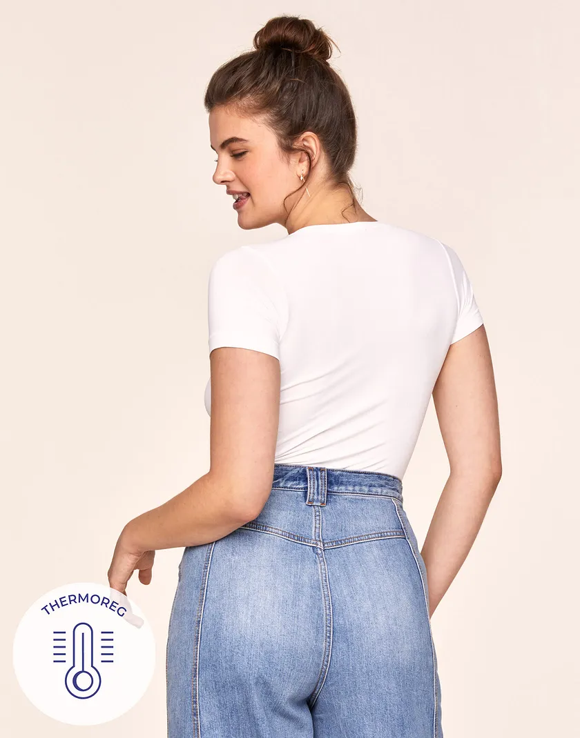The Essential Tee White tops bundle Model 4