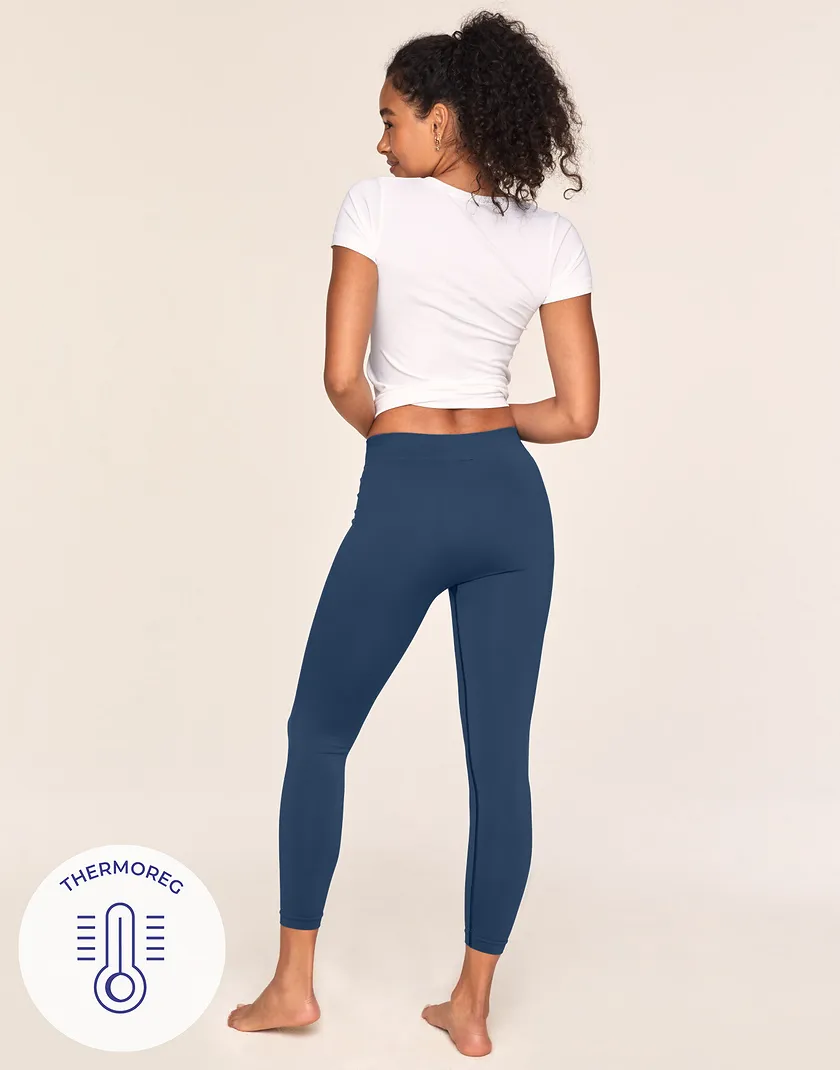 The Everyday Legging Dark Blue legwear bundle Model 4